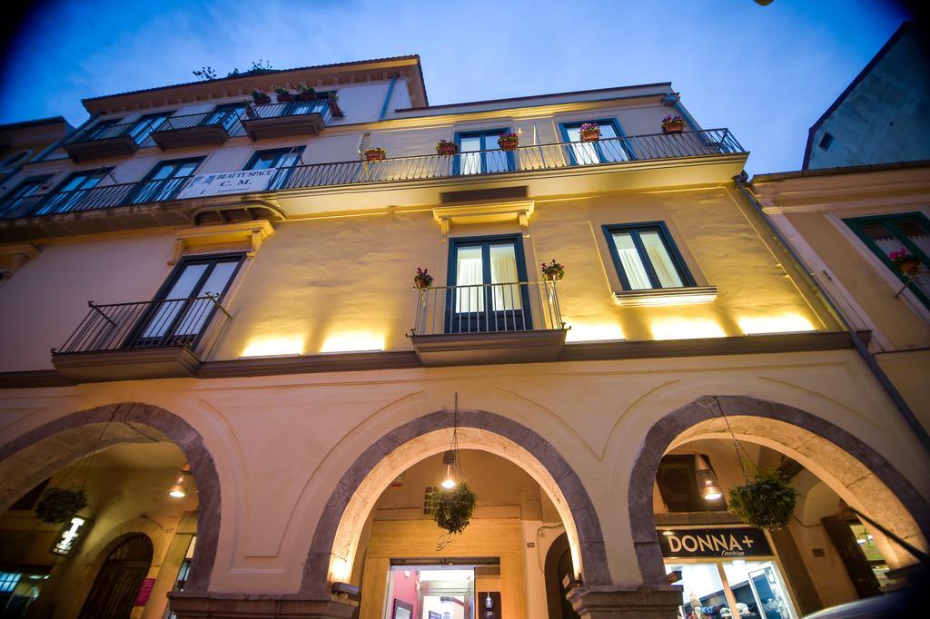 Palazzo Liguori Bed and Breakfast Cava deʼ Tirreni Exteriör bild