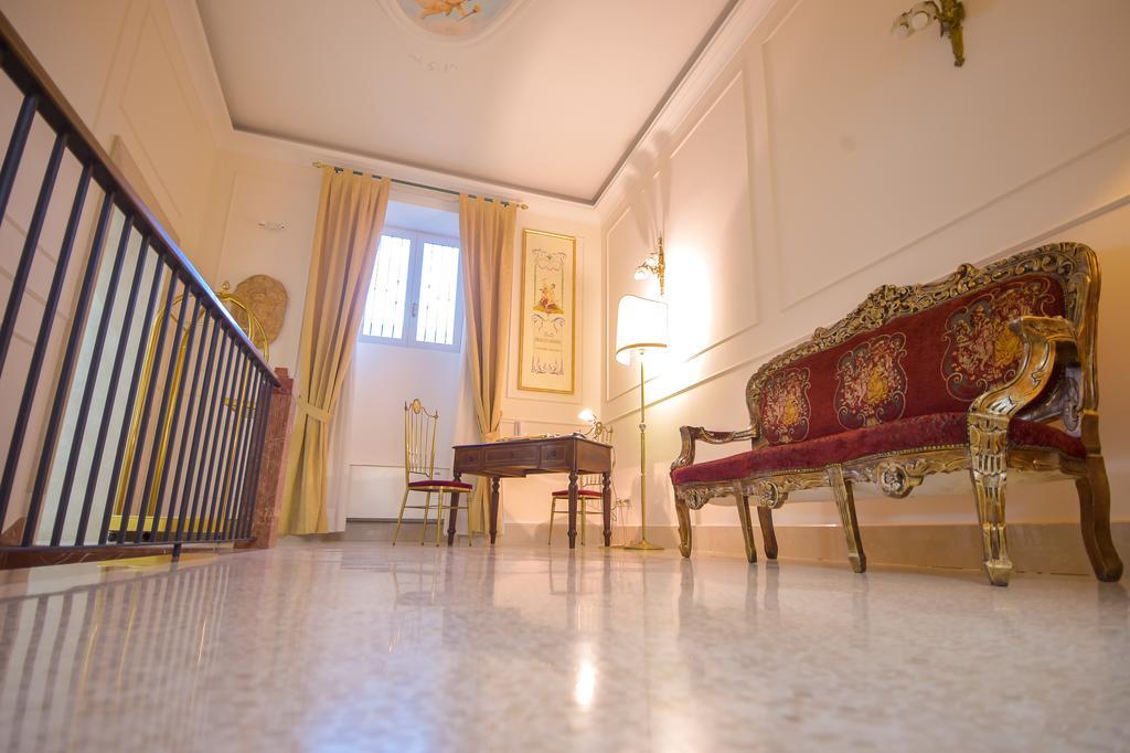 Palazzo Liguori Bed and Breakfast Cava deʼ Tirreni Exteriör bild