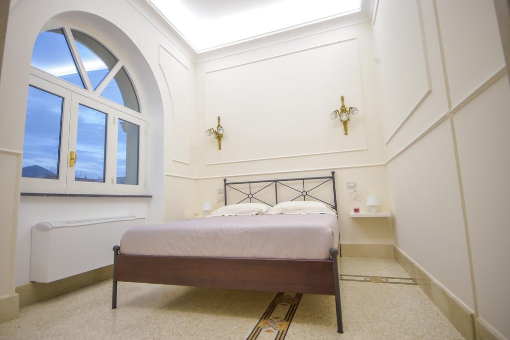 Palazzo Liguori Bed and Breakfast Cava deʼ Tirreni Exteriör bild