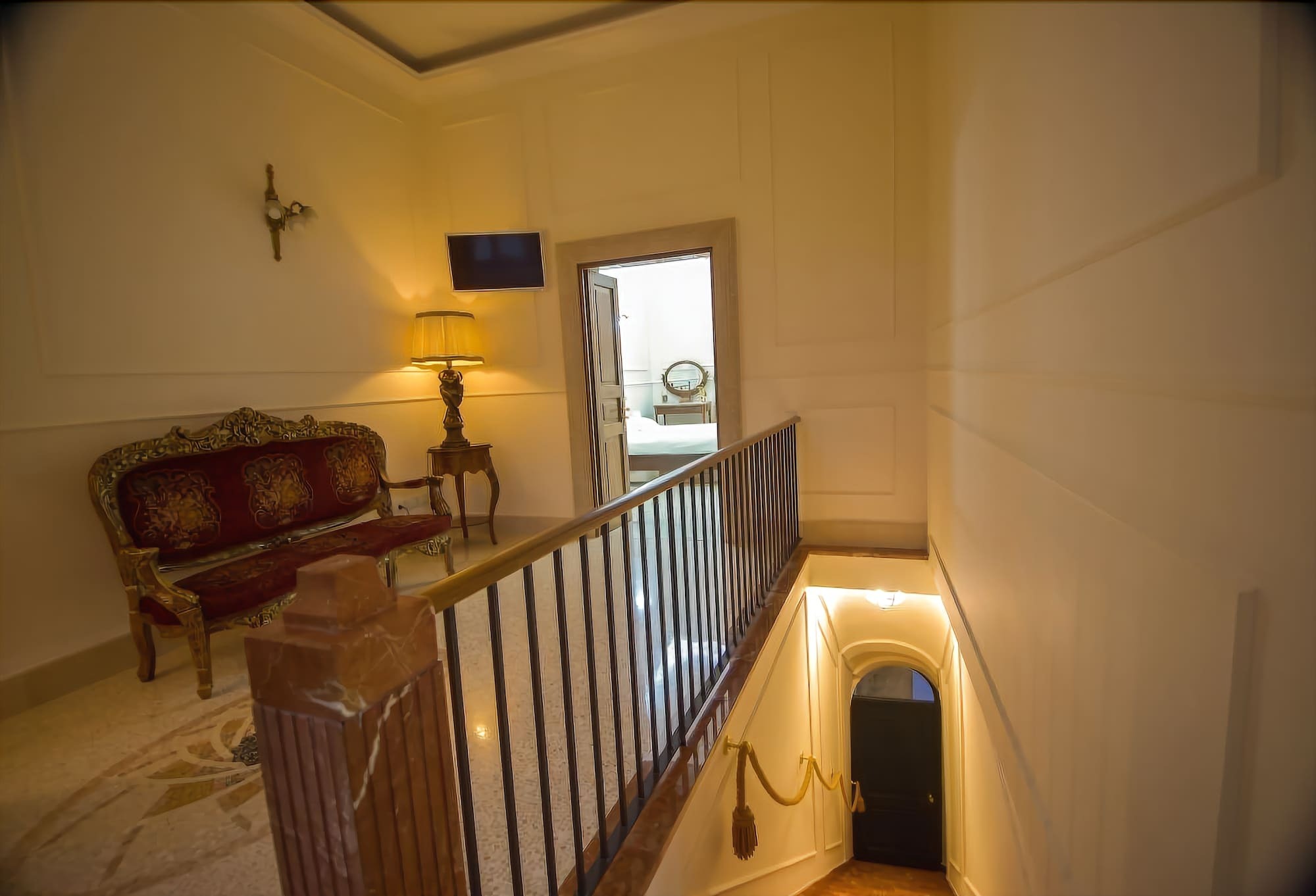 Palazzo Liguori Bed and Breakfast Cava deʼ Tirreni Exteriör bild